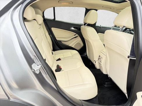 Used 2018 Mercedes-Benz GLA 250 image 17