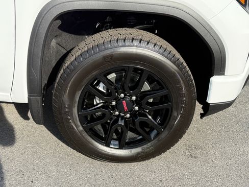 New 2026 GMC Sierra 1500 Elevation image 12