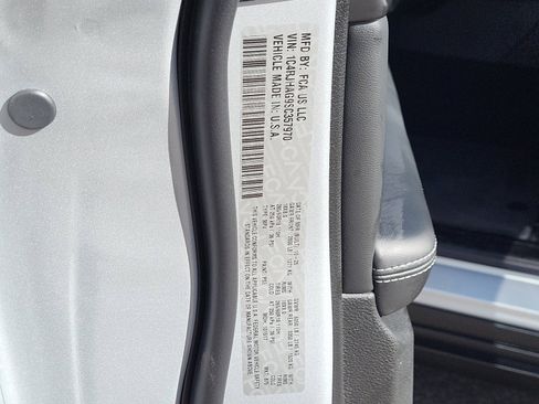 New 2025 Jeep Grand Cherokee Altitude image 31