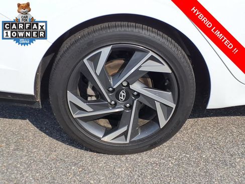 Used 2025 Hyundai Elantra Limited FWD image 10