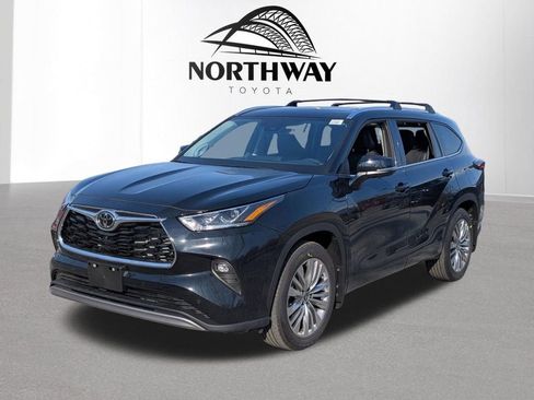 New 2026 Toyota Highlander Platinum AWD/4WD image 6