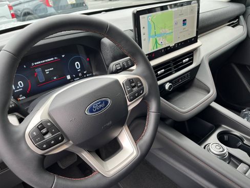 New 2026 Ford Explorer Active AWD/4WD image 8