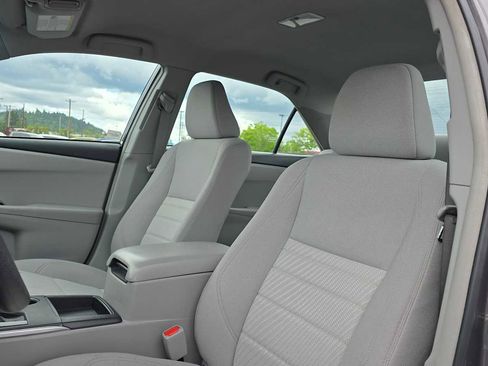 Used 2017 Toyota Camry LE FWD image 23