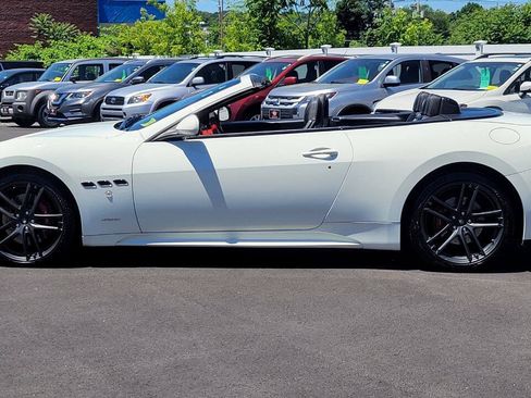Used 2015 Maserati GranTurismo Sport RWD image 9