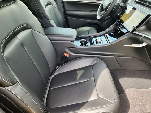 New 2026 Jeep Grand Cherokee Limited RWD image 10