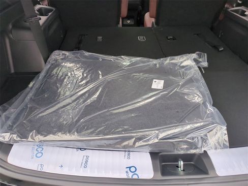 New 2025 Kia Telluride SX w/ SX Captain's Chair Package image 55