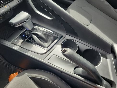 Certified 2025 Hyundai Elantra Sport image 14