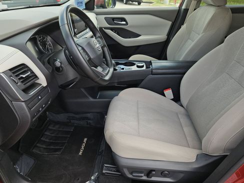 Used 2025 Nissan Rogue SV AWD/4WD image 24