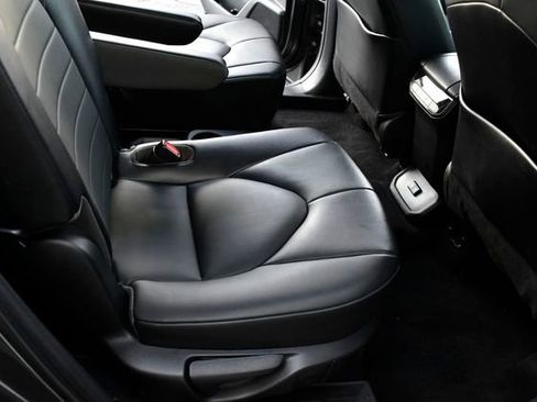 Certified 2021 Toyota Highlander XLE image 14