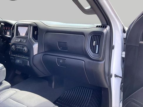 Used 2024 Chevrolet Silverado 2500 Custom w/ Custom Convenience Package AWD/4WD image 18