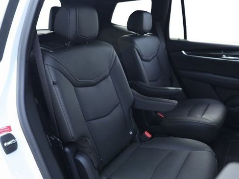 Used 2022 Cadillac XT6 Sport w/ Technology Package image 14