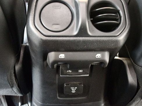 Used 2018 Jeep Wrangler Unlimited Rubicon AWD/4WD image 73