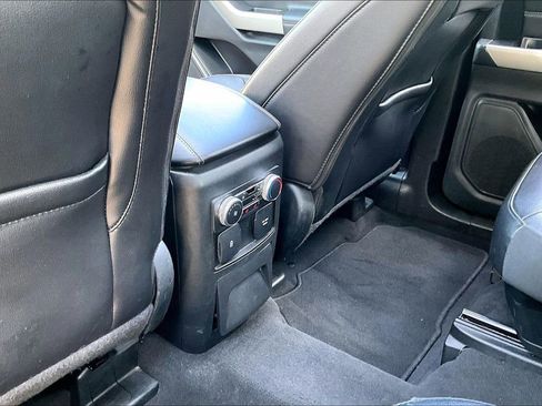 Used 2022 Ford Explorer Limited AWD/4WD image 10