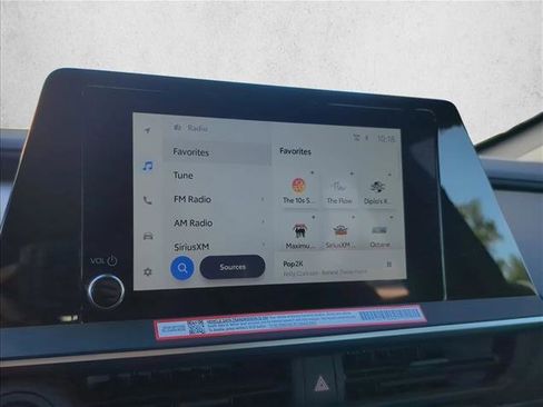 Certified 2025 Toyota Prius XLE image 18