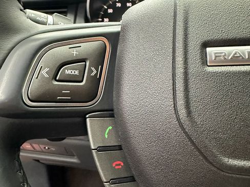 Used 2019 Land Rover Range Rover Evoque SE AWD/4WD image 16