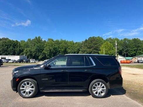 Used 2023 Chevrolet Tahoe High Country AWD/4WD image 3