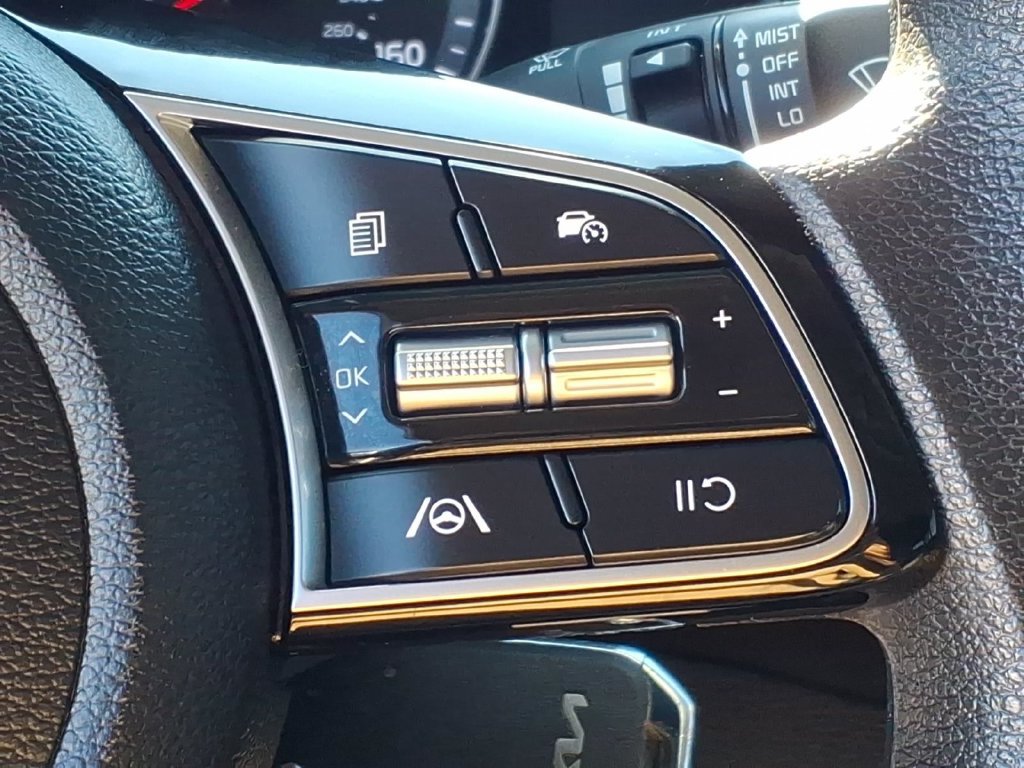 Used 2024 Kia Forte LXS w/ LXS Technology Package FWD image 11
