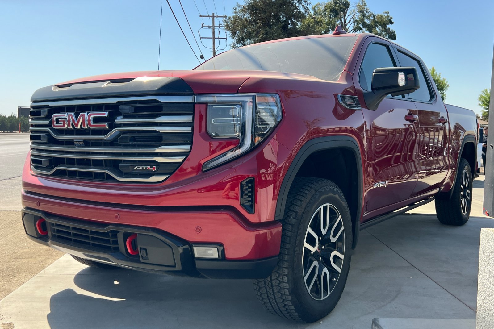 Used 2025 GMC Sierra 1500 AT4 AWD/4WD image 9