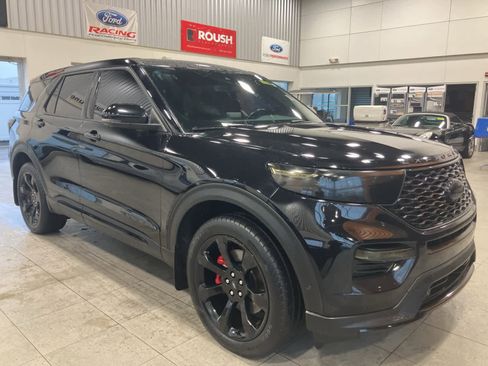 Used 2022 Ford Explorer ST w/ Equipment Group 401A image 3