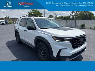 Used 2023 Honda Pilot TrailSport video 1