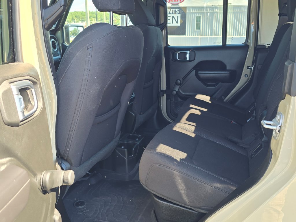 Used 2022 Jeep Gladiator Sport AWD/4WD image 10