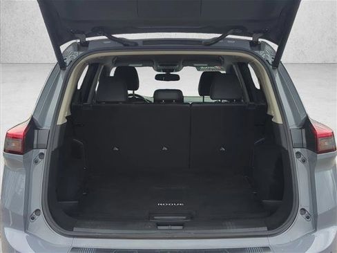 Used 2025 Nissan Rogue SL image 7