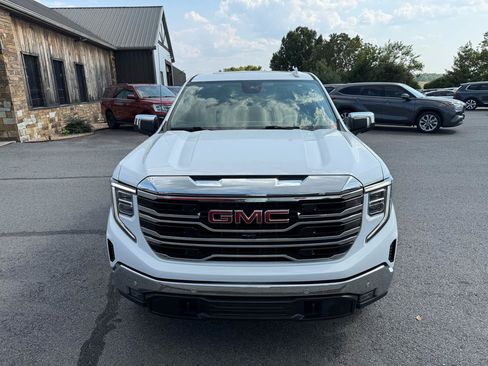 Used 2022 GMC Sierra 1500 SLT w/ SLT Premium Plus Package AWD/4WD image 11