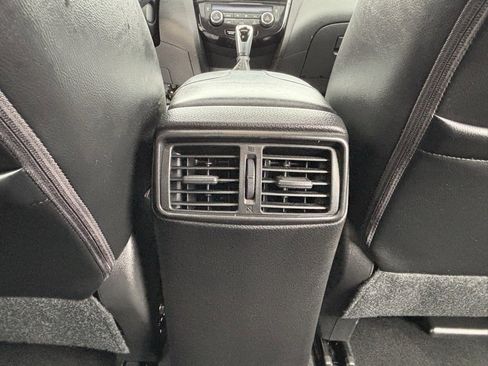 Used 2022 Nissan Rogue Sport SL w/ Premium Package image 18