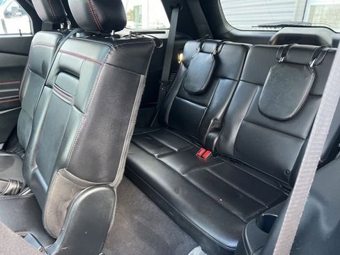 Used 2023 Ford Explorer ST-Line w/ Class IV Trailer Tow Package image 19