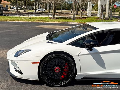 Used 2017 Lamborghini Aventador S image 52