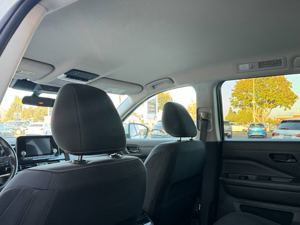 Used 2024 Nissan Pathfinder SV FWD image 19