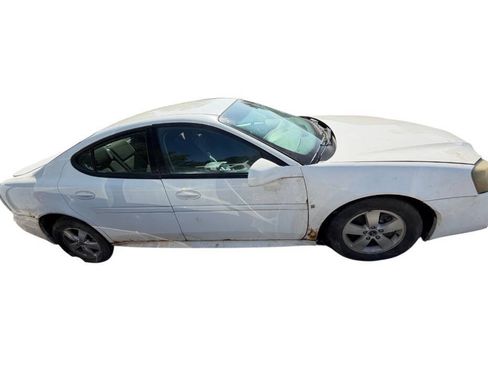 Used 2006 Pontiac Grand Prix w/ Preferred Package FWD image 7