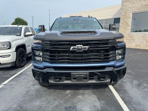 Used 2025 Chevrolet Silverado 2500 Custom w/ Custom Blackout Package AWD/4WD image 2