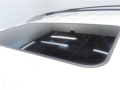 Used 2011 Lexus LX 570 4WD image 28