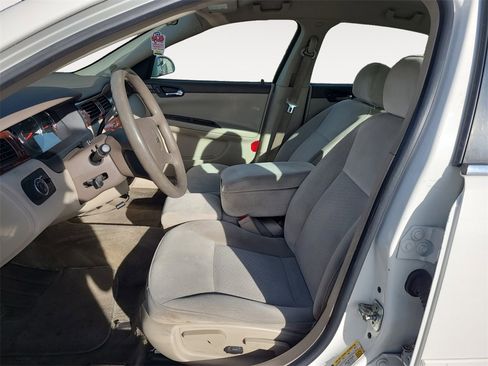 Used 2008 Chevrolet Impala LT image 9