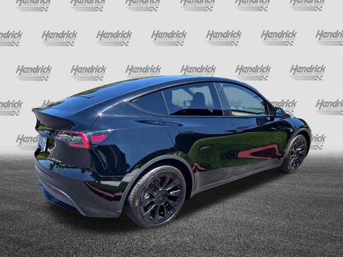 Used 2022 Tesla Model Y Long Range AWD/4WD image 10
