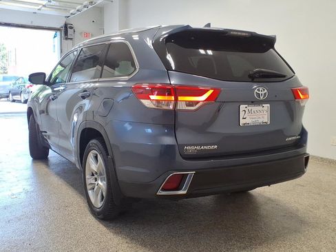 Used 2018 Toyota Highlander Limited V6 w/ 3rd Row AWD/4WD image 6
