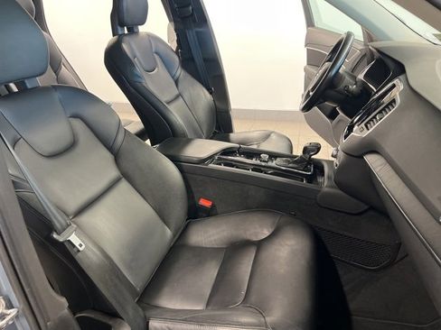 Used 2020 Volvo XC90 T5 Momentum image 21