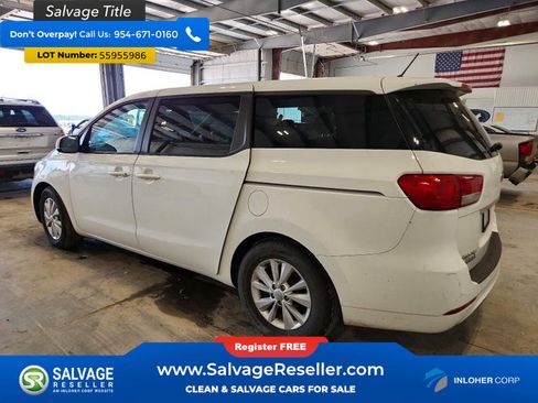 Used 2017 Kia Sedona LX FWD image 3