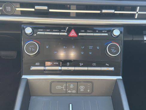 Used 2026 Hyundai Santa Fe SEL FWD image 18