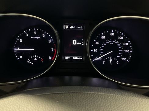 Used 2018 Hyundai Santa Fe Sport w/ 2.4L Tech Package 04 AWD/4WD image 28