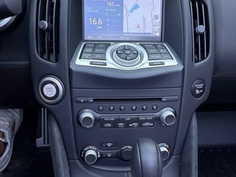 Used 2019 Nissan 370Z Touring RWD image 10