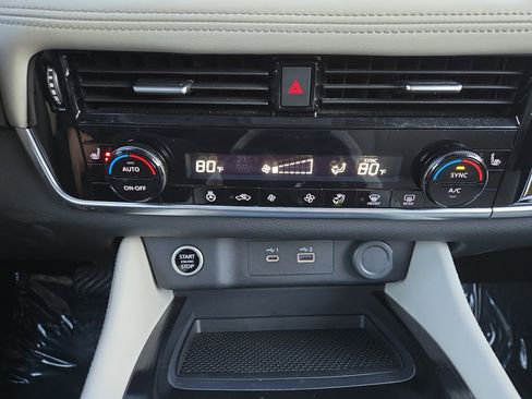 Certified 2023 Nissan Rogue SL image 22