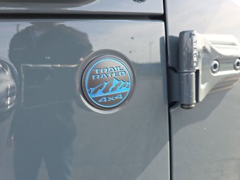 Used 2025 Jeep Wrangler Unlimited Sahara w/ Safety Group image 17