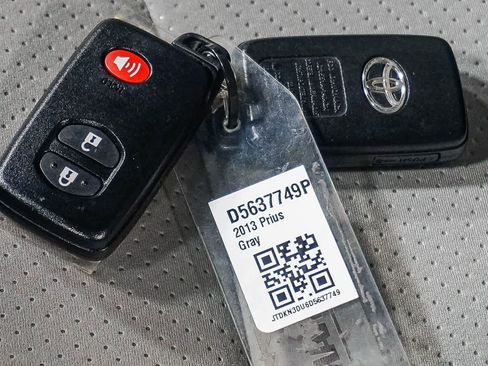 Used 2013 Toyota Prius Three image 30