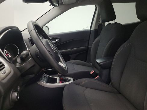 Used 2018 Jeep Compass Sport w/ Tech Group FWD image 17