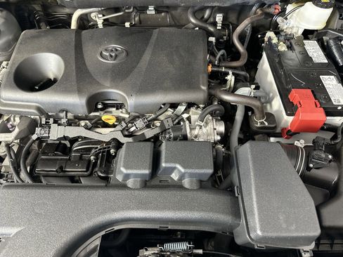 Used 2024 Toyota RAV4 XLE w/ Convenience Package FWD image 27