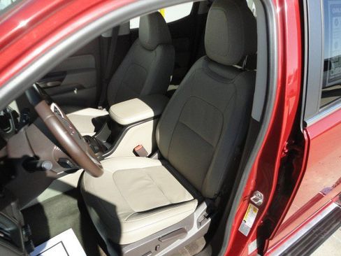 Used 2015 GMC Canyon SLT w/ Driver Alert Package image 4