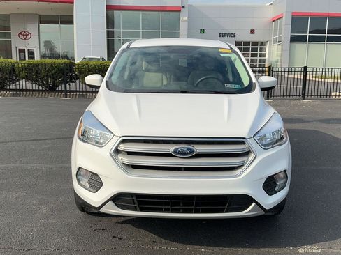 Used 2019 Ford Escape SE image 2