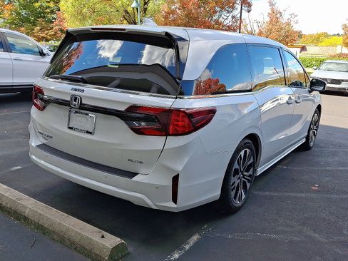 New 2026 Honda Odyssey Elite image 4